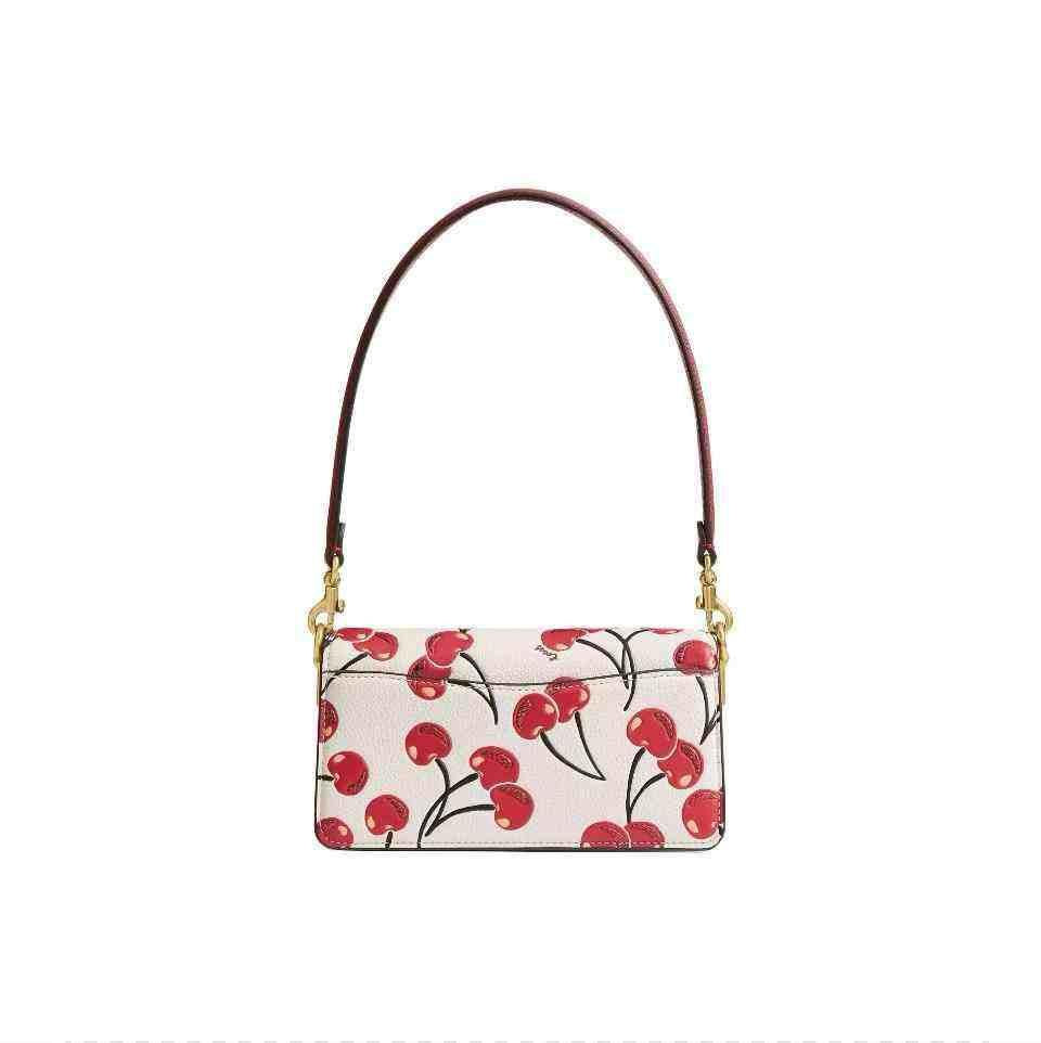 Tabby 20 With Cherry Print حقيبة كتف تابي 20 بطبعة الكرز.