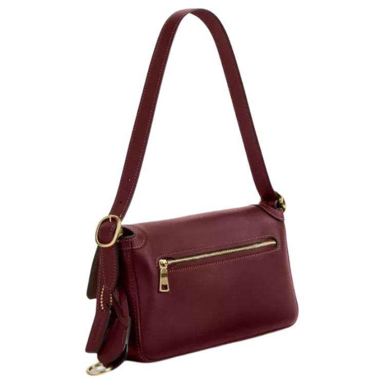 COACH Etta 25  حقيبة مارون متوسطة تجمع بين الفخامة والعملية.