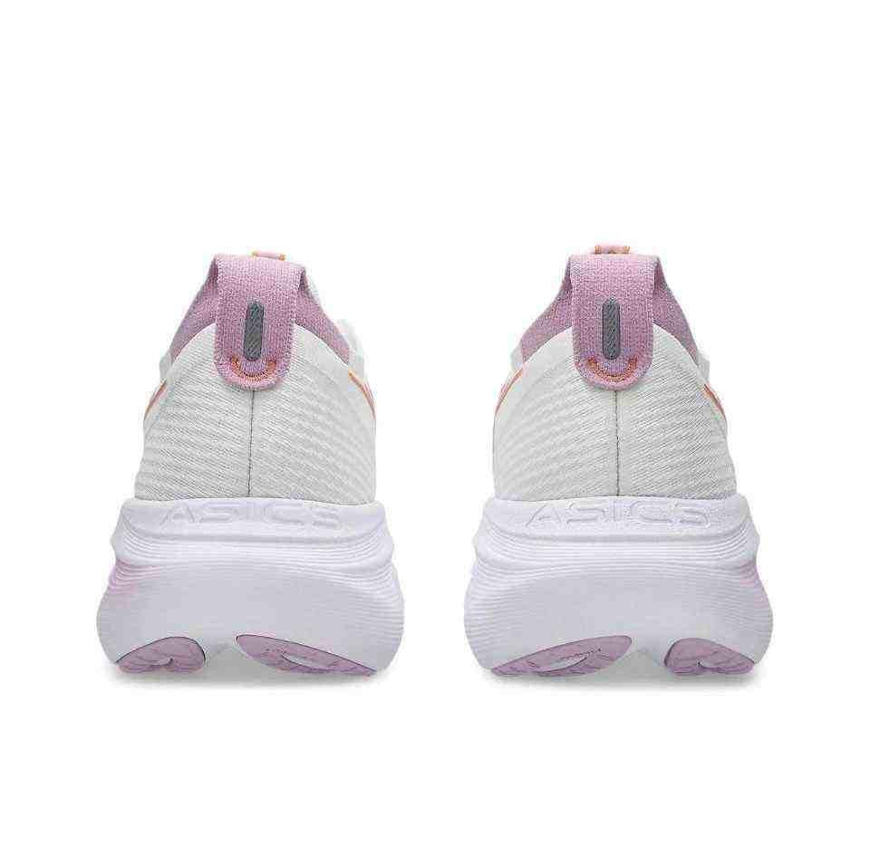 حذاء للجري ASICS بتقنية PureGEL مريح لون أبيض وبرتقالي.