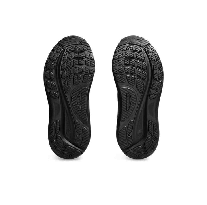 أسفل حذاء GEL-KAYANO 31 الأسود مع نقوش لتعزيز الثبات والراحة.