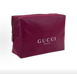 حقيبة GUCCI beauty ميني عنابية بحزام كتف.