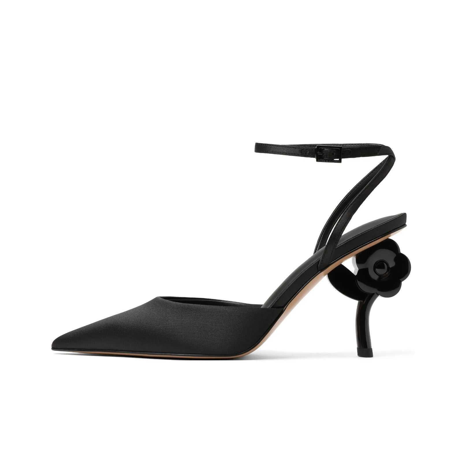 حذاء سلينج باك ساتان أسود بكعب الزهرة الأنثوي والراقي من Charles & Keith Heels 🖤✨.