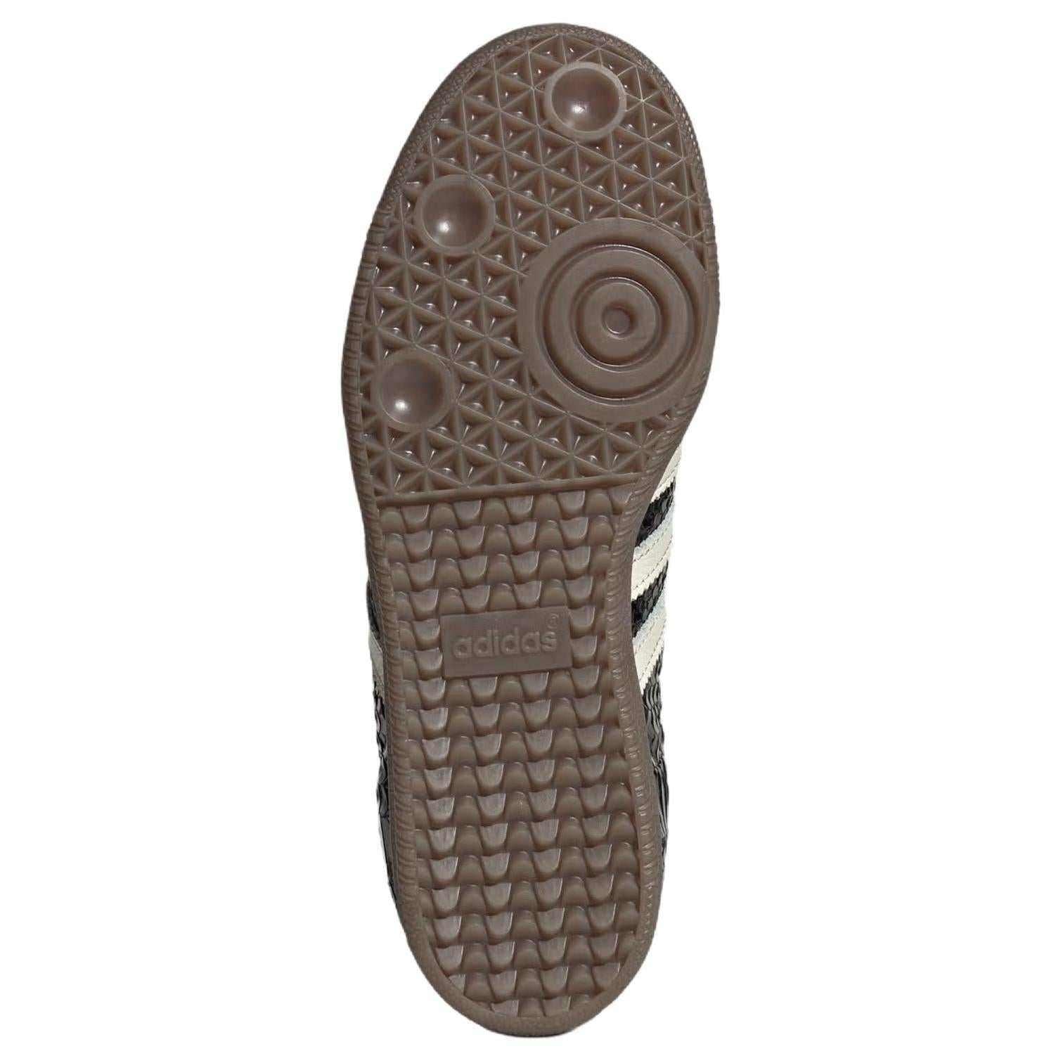adidas originals Samba _ Black & White.