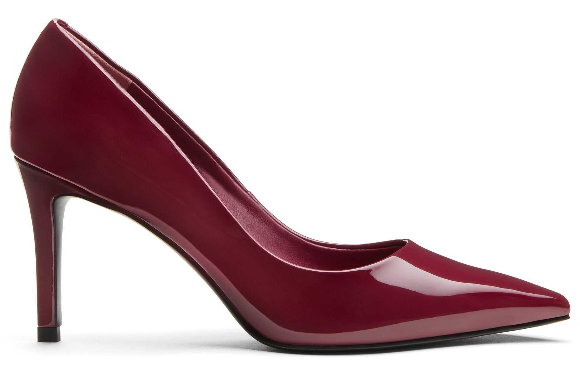 حذاء نسائي High Heels بمقدمة مدببة وجلد لامع CHARLES & KEITH.