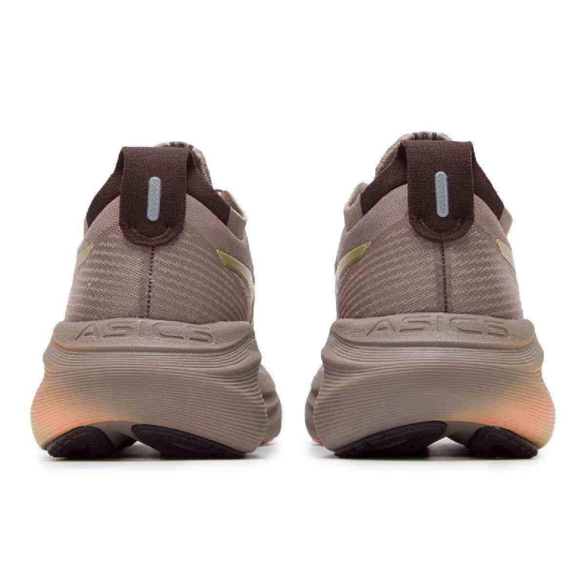 حذاء الجري ASICS GEL-NIMBUS 27 LUXE بلون Taupe Grey.
