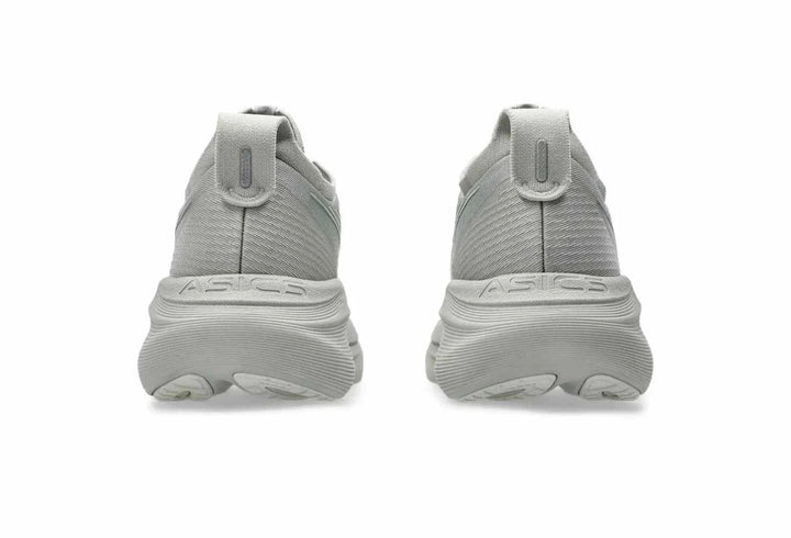 حذاء GEL-NIMBUS 27 بلون SEAL GREY/LAKE GREY يُظهر تفاصيل النعل الخلفي.