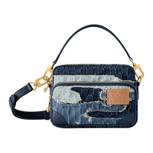حقيبة Louis Vuitton Denim بتصميم مميز وعصري.