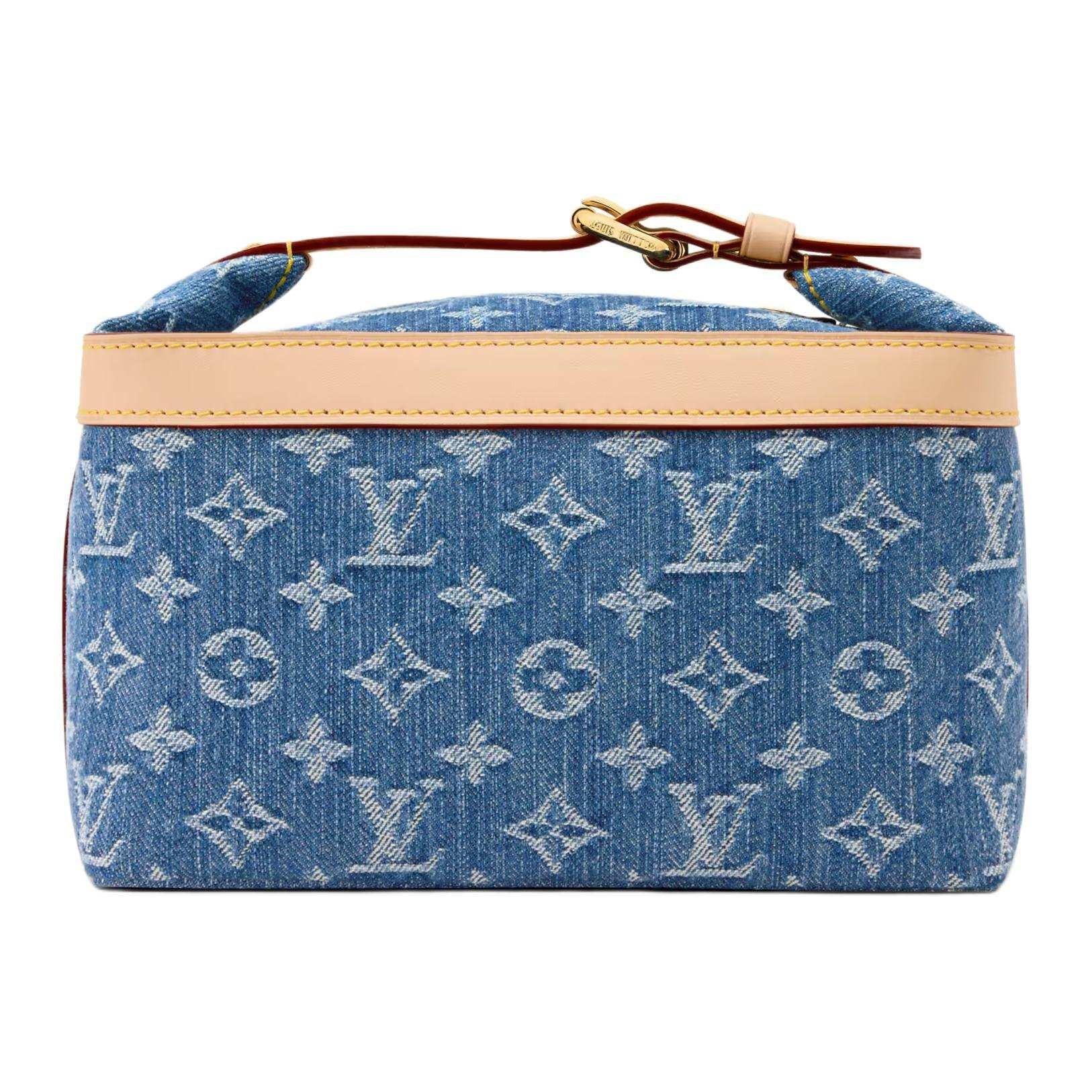 حقيبة Louis Vuitton Vanity بتصميم قماش الجينز الأزرق المميز.