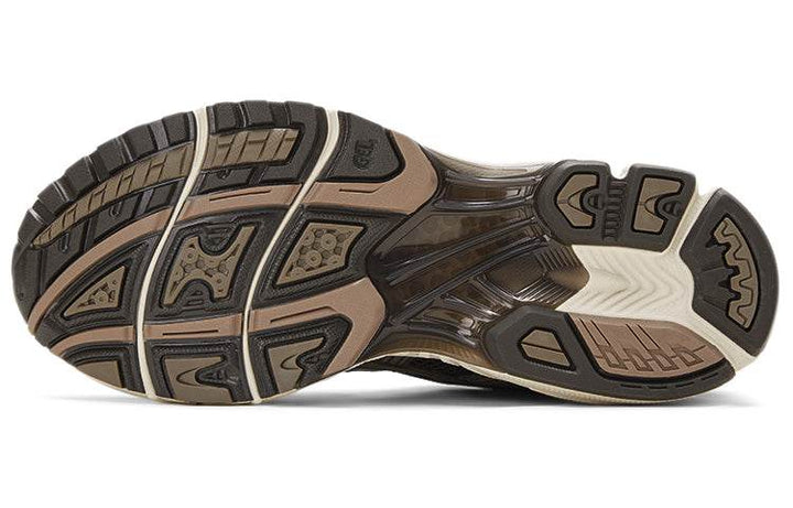 نعل حذاء Asics Gel-Kayano 14 بني إصدار محدود مع وسادة GEL ونعل مطاطي متعدد الألوان للثبات والراحة