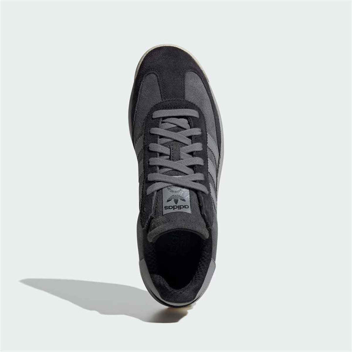 Adidas Clover SL 72 shoe with classic design and BOOST technology.