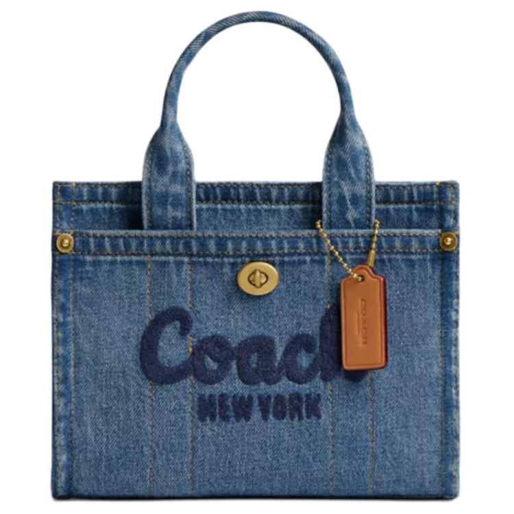 حقيبة Coach بتصميم Tote من الدنيم الأزرق المميز