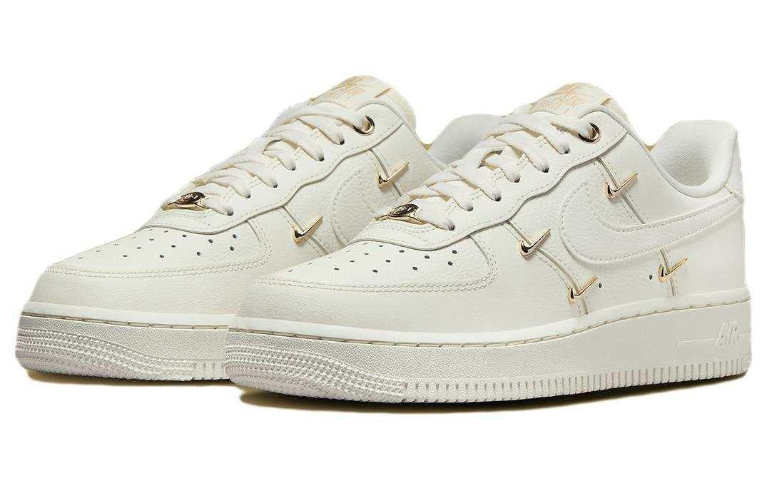 Nike Air Force 1 Mini Gold.