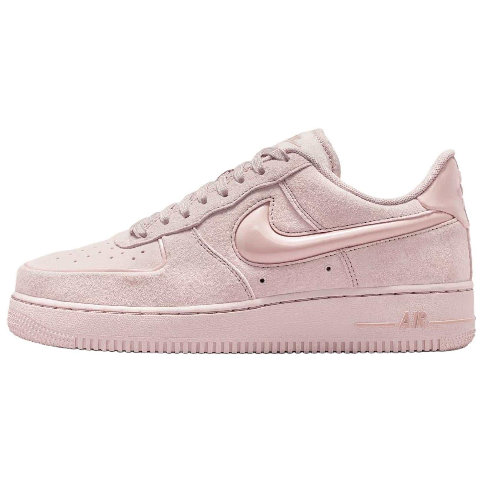 حذاء Nike Air Force 1 وردي شمواه نسائي.