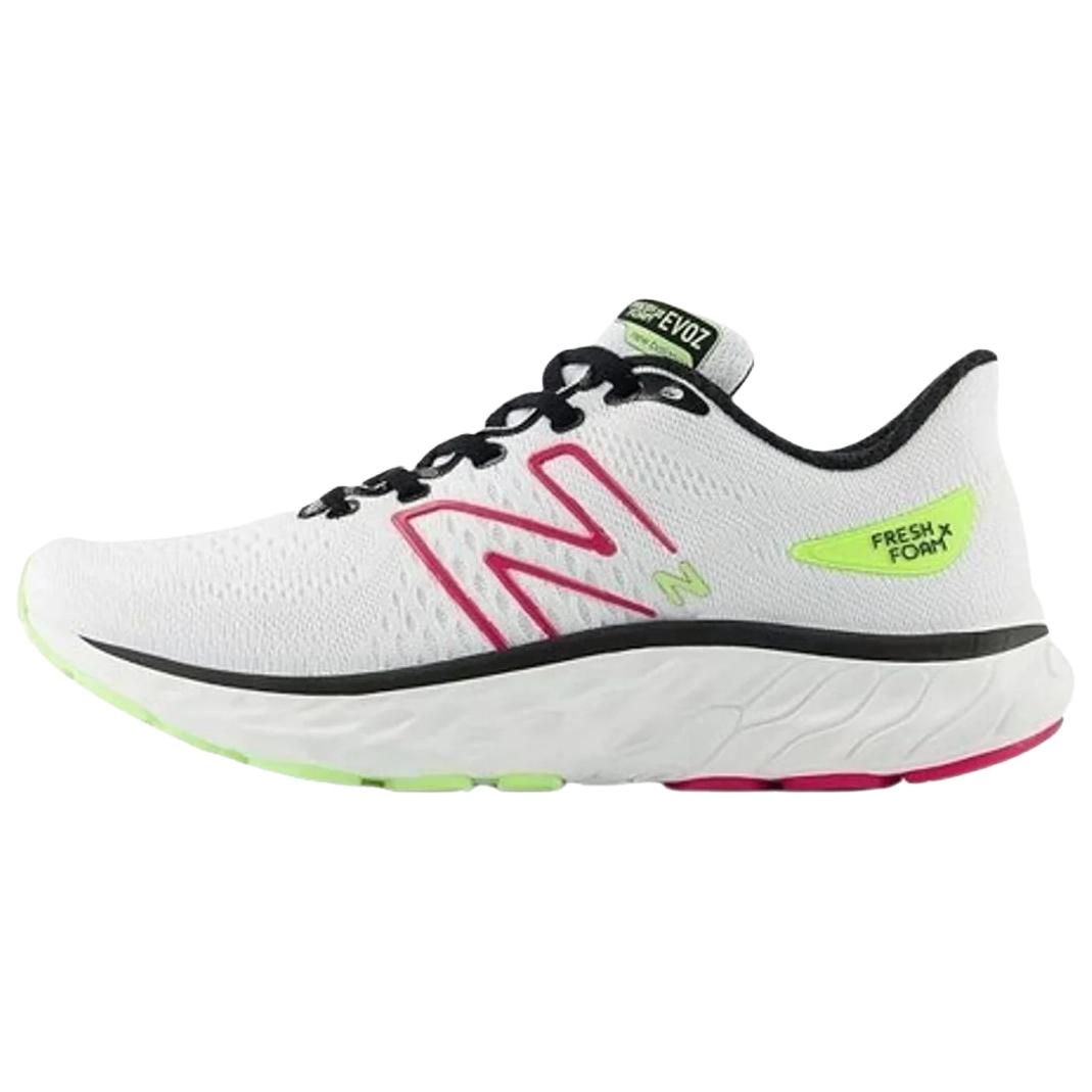حذاء جري New Balance Fresh Foam بنعل مريح - أبيض وفوشيا
