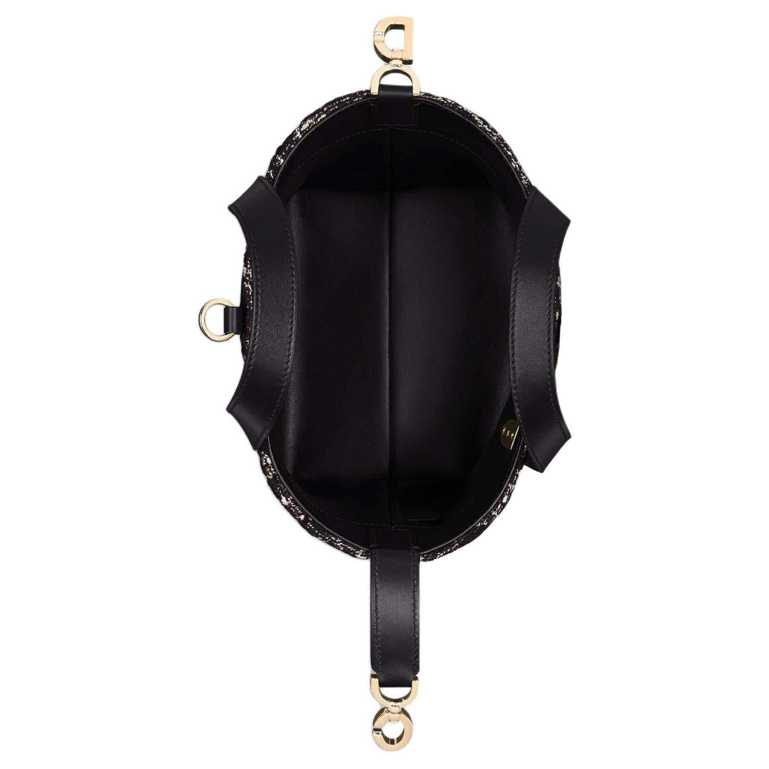 Dior Toujours Bag | حقيبة ديور توجور تويد (أبيض وأسود) 👜✨.
