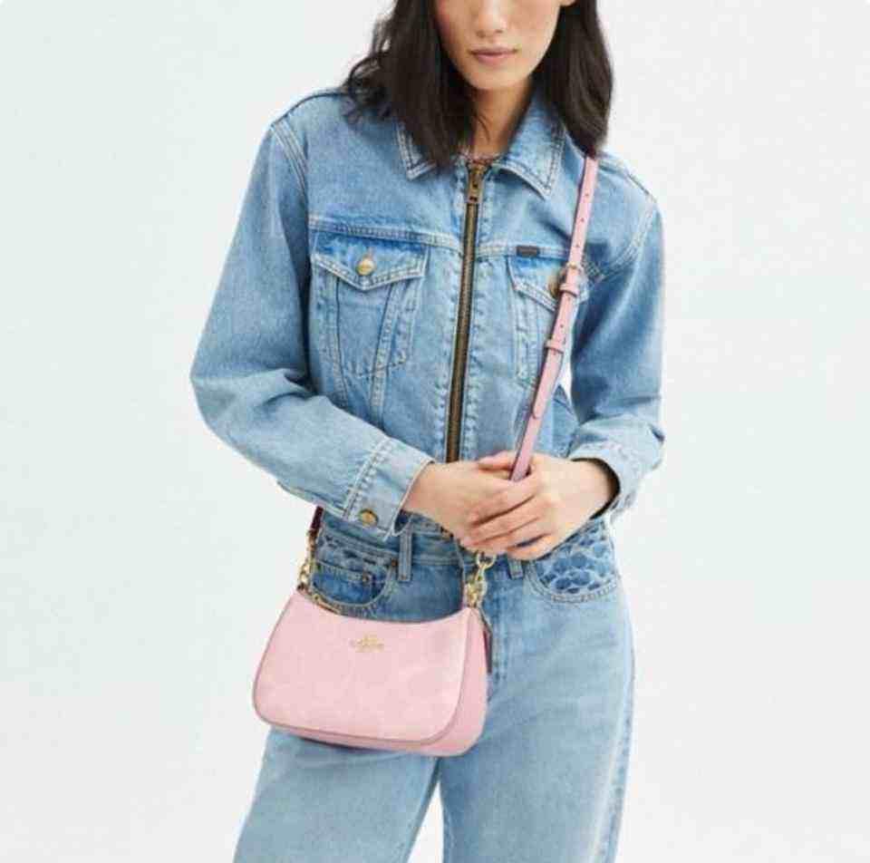 COACH Teri Shoulder Bag In Signature Canvasكوتش كروس بودي.