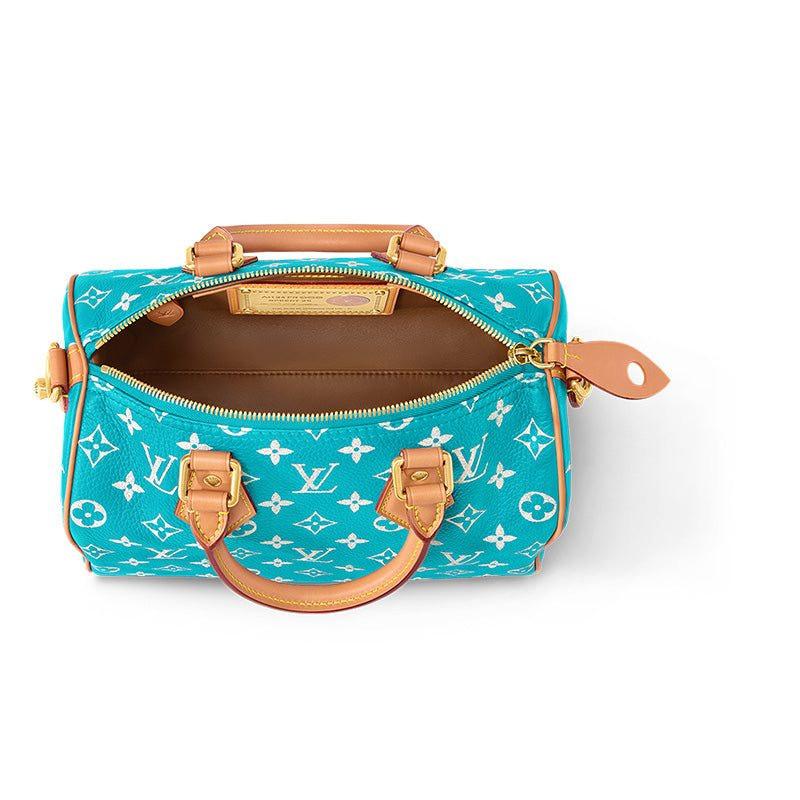 حقيبة Speedy 25 باللون الفيروزي ونقش Monogram الأنيق.