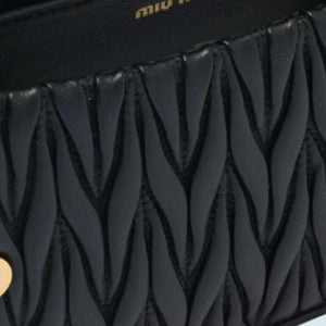 Miu Miu Wander Black.