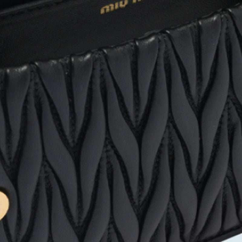 Miu Miu Wander Black.