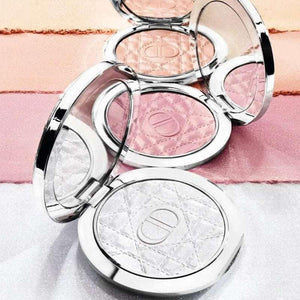 DIOR Powder Highlight.
