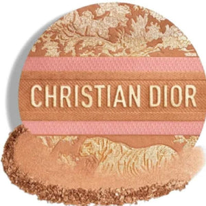 DIOR FOREVER بودرة برونزية ناعمة بلمسة فاخرة إصدار محدود.