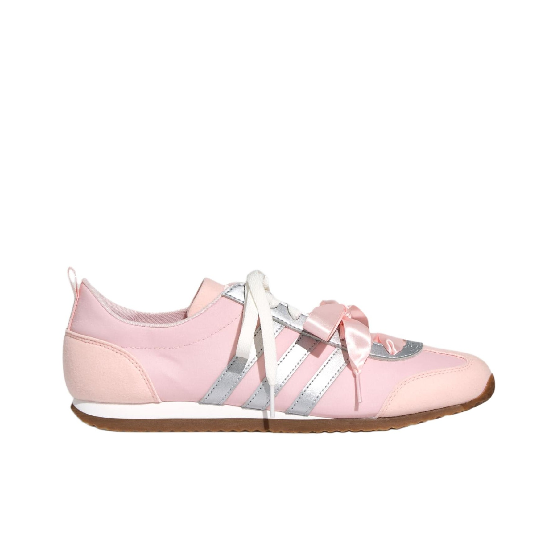 حذاء Sneakers نسائي وردي بفيونكة Satin وتفاصيل Silver.