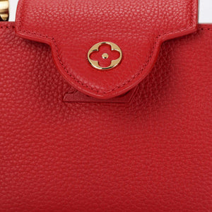 حقيبة Louis Vuitton Capucines جلد أحمر فاخرة.