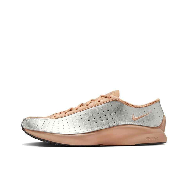 Nike Air Superflyحذاء نايك سنيكر إير سوبرفلاي بيج بتفاصيل بثقوب ونعل مطاطي بشعار نايك على الكعب