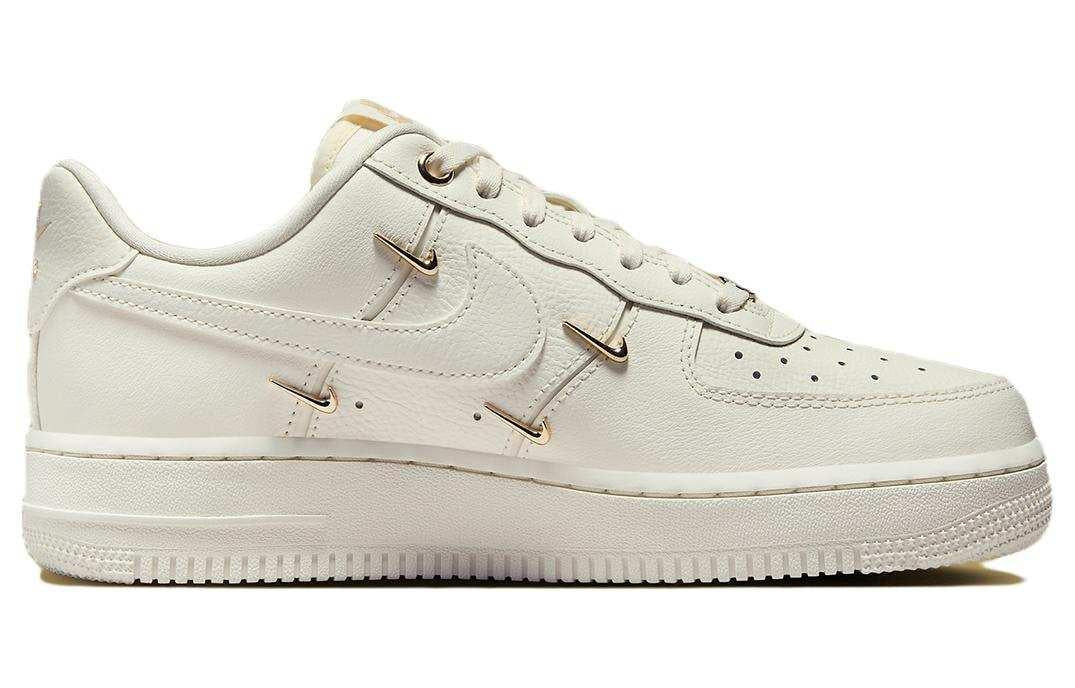 Nike Air Force 1 Mini Gold.