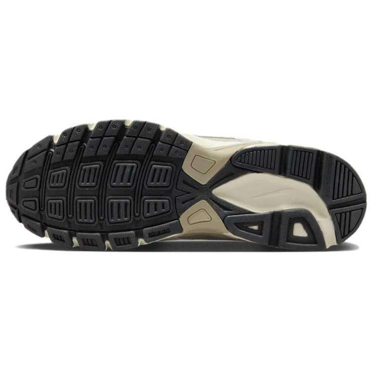 Nike Initiator White/Brown Running Shoes.