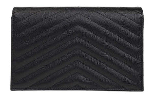 حقيبة Saint Laurent Monogram جلد أسود مع سلسلة سوداء.