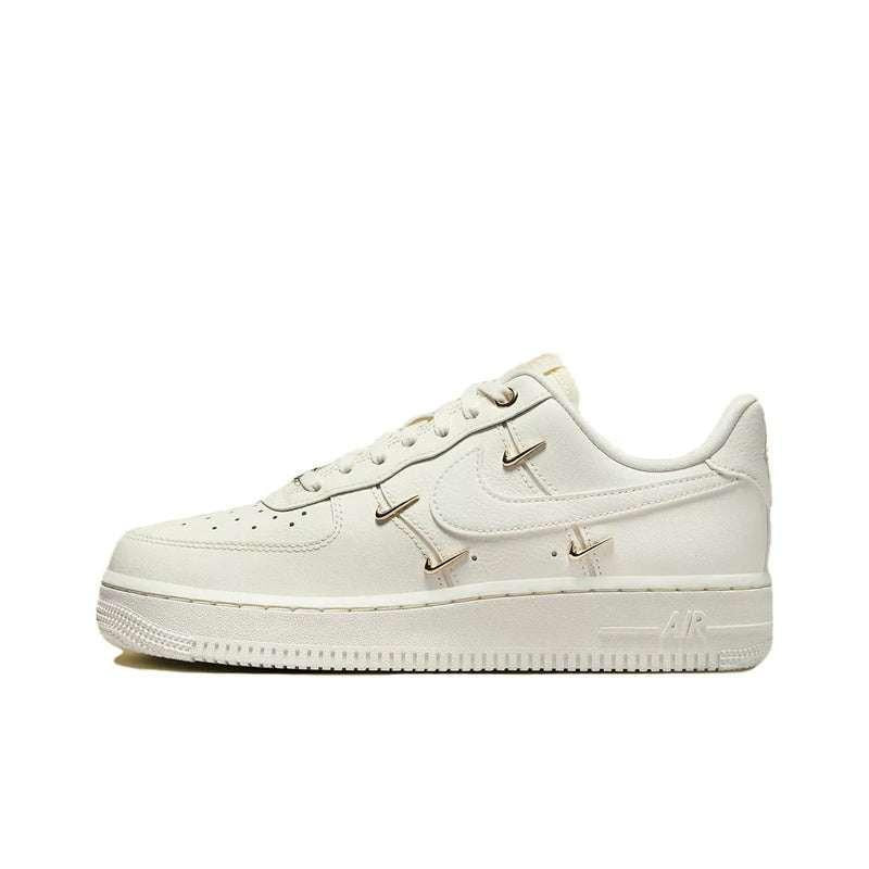 Nike Air Force 1 Mini Gold.