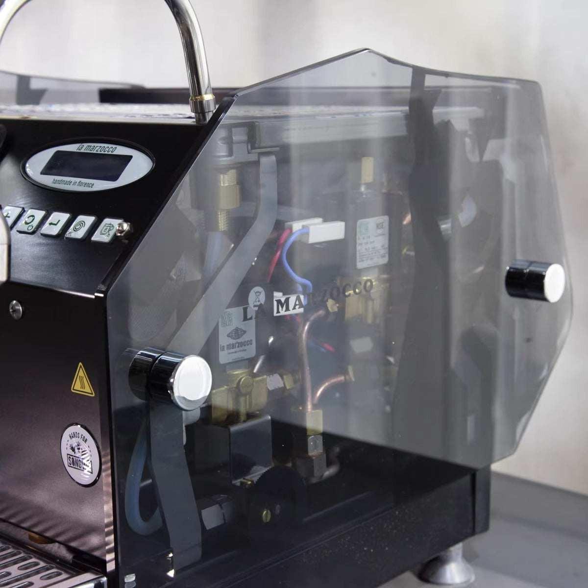 ماكينة Espresso احترافية La Marzocco GS3 MP للمنزل.
