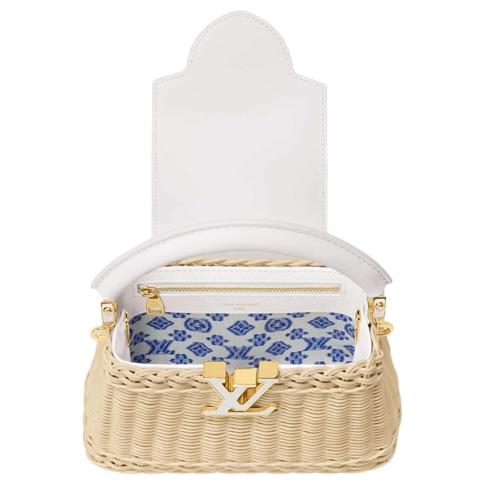 حقيبة Capucines من Louis Vuitton بتصميم Wicker ولون أبيض.