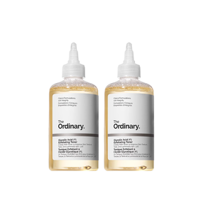 عبوتان من تونر الغلايكوليك بشعار The Ordinary جنباً إلى جنب