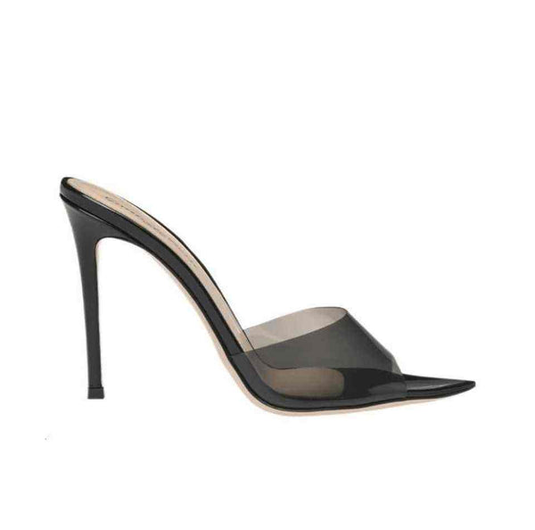 جيانفيتو روسي حذاء مفتوح جلد لامع بأجزاء شفافة، كعب عالٍ أسود، مقدمة مدببة.