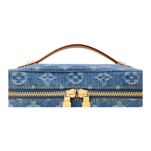 حقيبة Makeup من قماش Denim أزرق بنقشة Monogram.