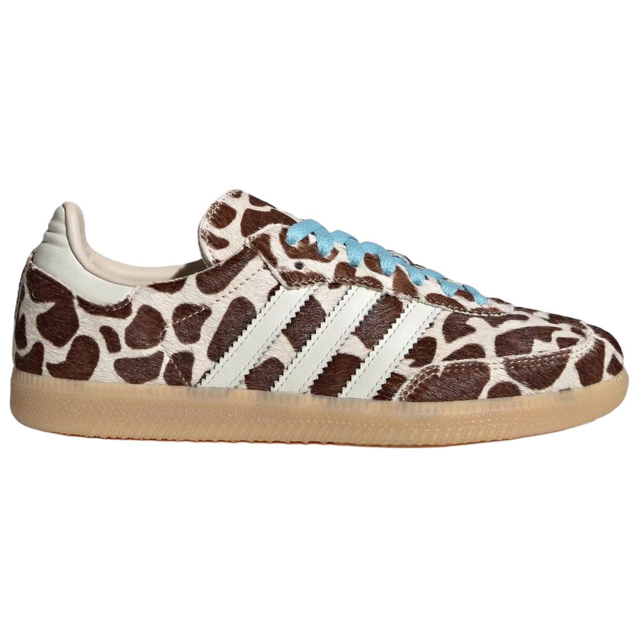 حذاء Adidas Samba بنقشة Giraffe وأربطة زرقاء