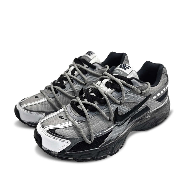 حذاء نايك إنيشياتور مون باللون الرمادي بتصميم حصري شبك تنفسي وجلد صناعي للراحة والمتانة