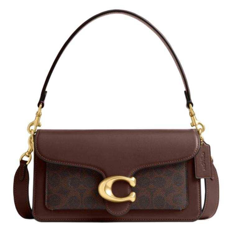 حقيبة كتف Coach Tabby جلد ونقشة Signature بلون بني داكن.