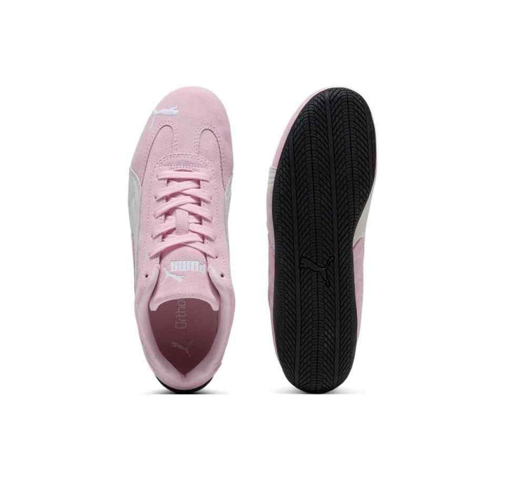 PUMA حذاء بوما سويد كلاسيكي وردي نسائي مع شعار جانبي ونعل مطاطي.