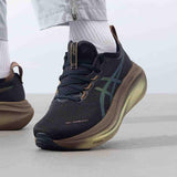 حذاء ركض ASICS GEL-NIMBUS 27 PLATINUM باللون الأسود للرجال.