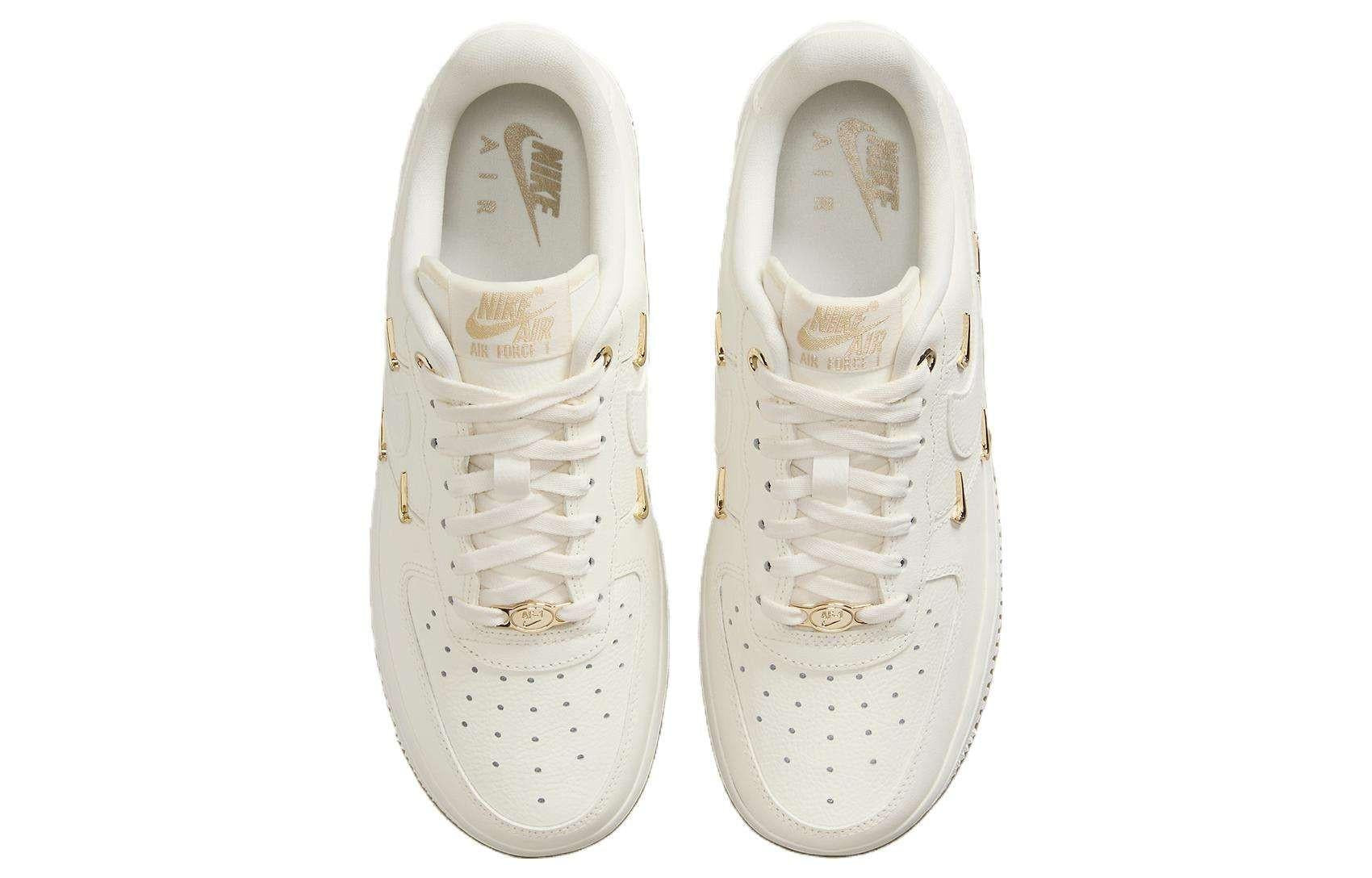 Nike Air Force 1 Mini Gold.