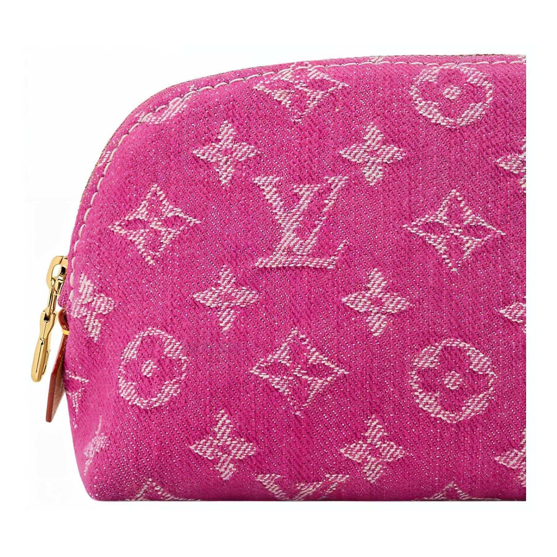 حقيبة مستحضرات تجميل لويس فيتون - إصدار محدود Monogram Denim Pink.