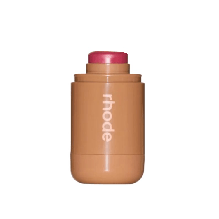 أحمر خدود كريمي Pocket Blush من Rhode لمظهر طبيعي.