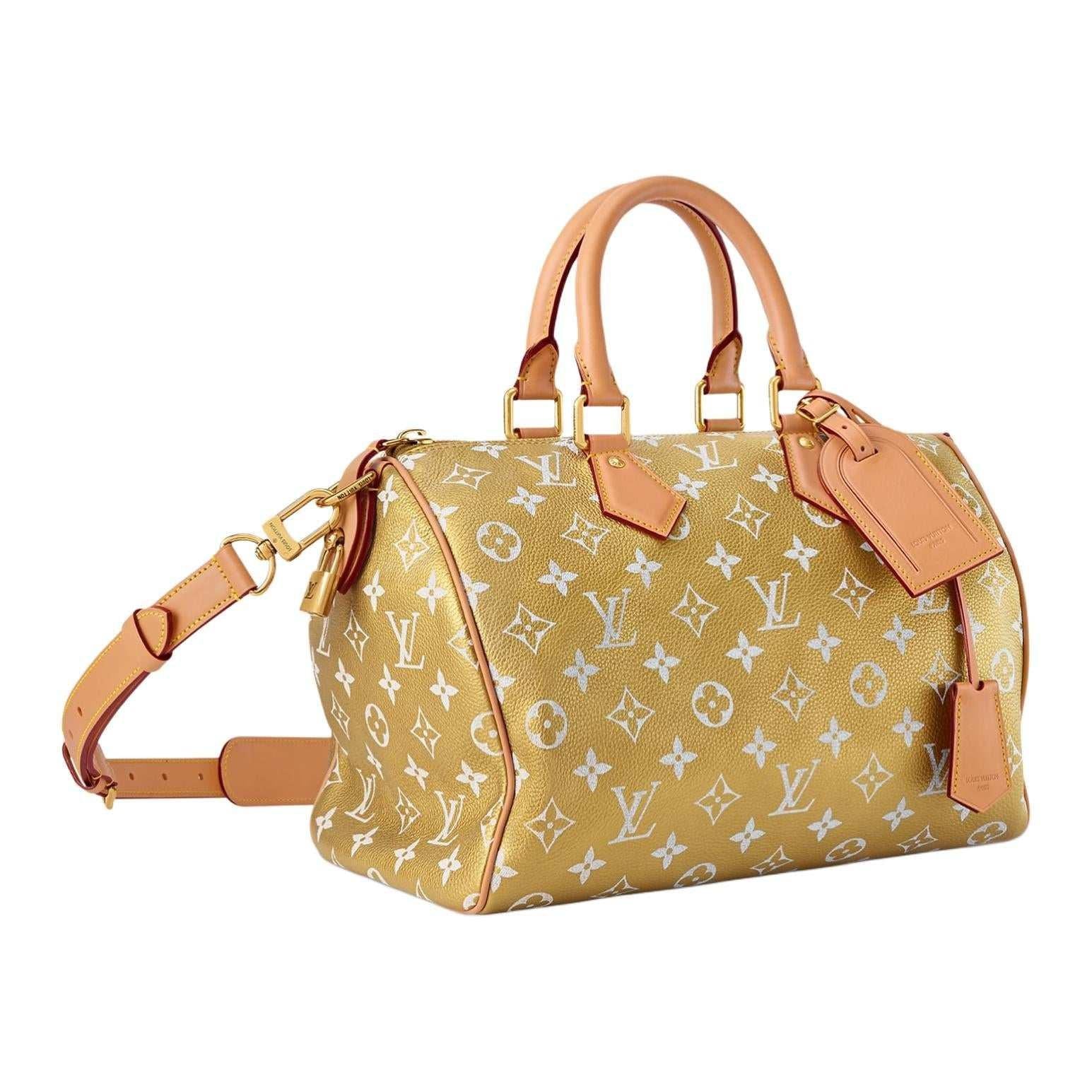 حقيبة Louis Vuitton Speedy Bandoulière بتصميم مميز باللون الذهبي.