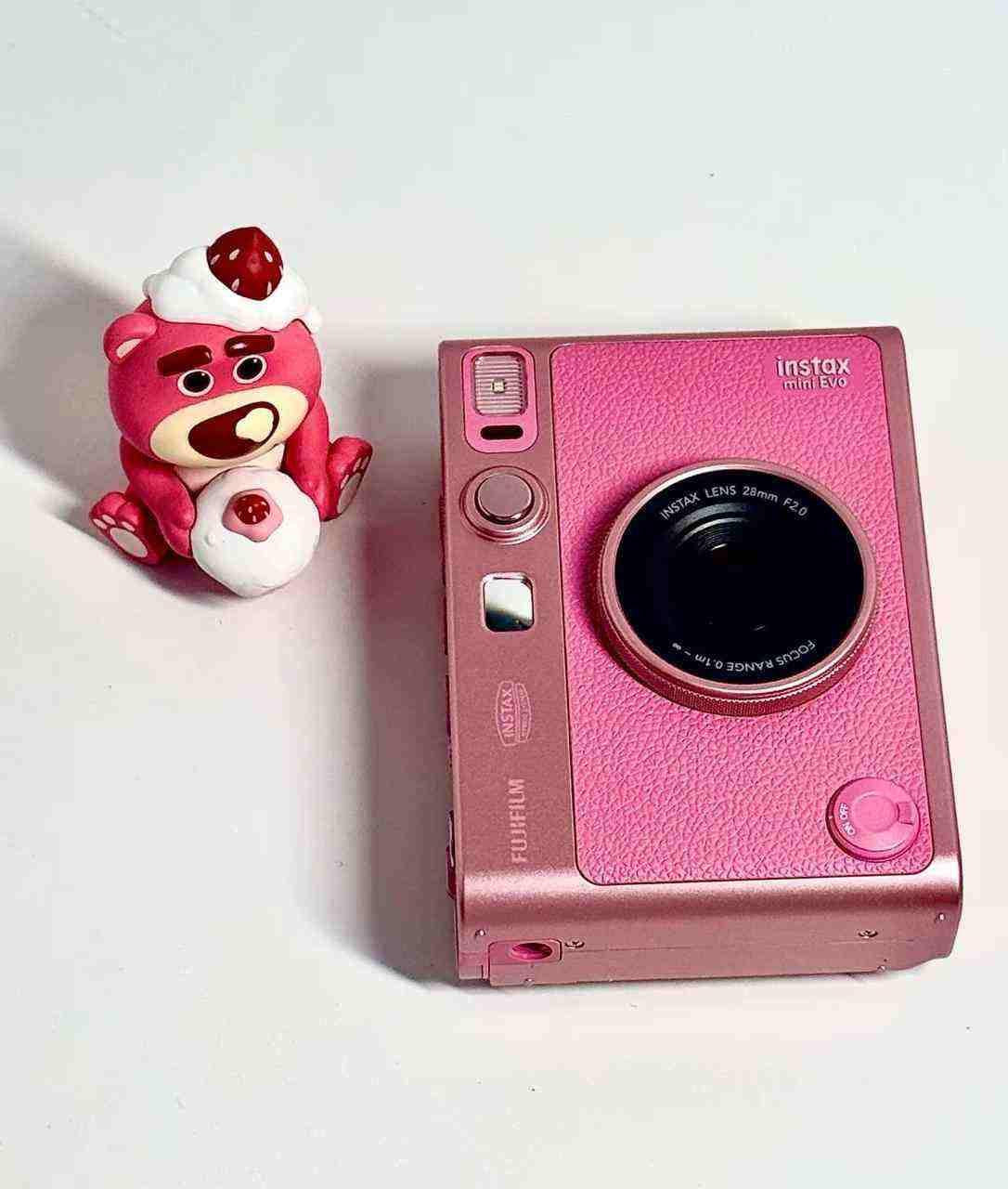 Instax Mini Evo Pink | كاميرا فورية هايبرد - إصدار وردي خاص وحصري ✨.