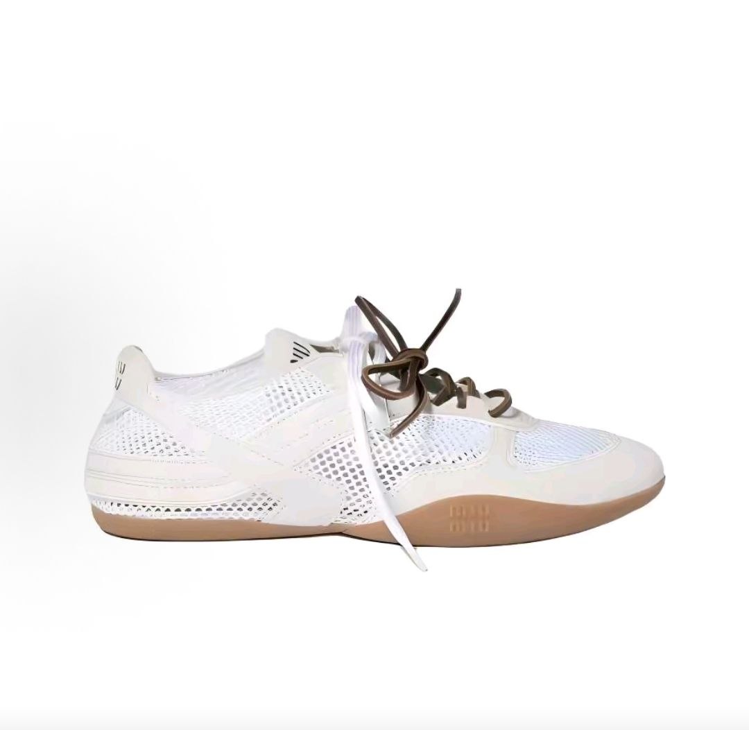حذاء Miu Miu رياضي شبكي باللون الأبيض