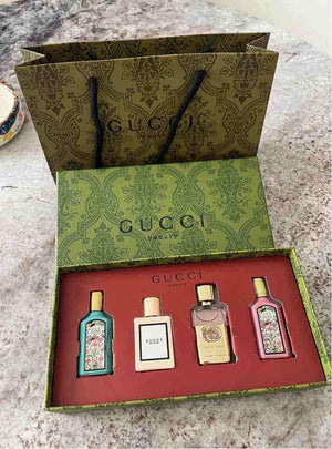 مجموعة عطور قوتشي بيوتي - 4 عطور فاخرة بحجم مصغر عطر قوتشي.