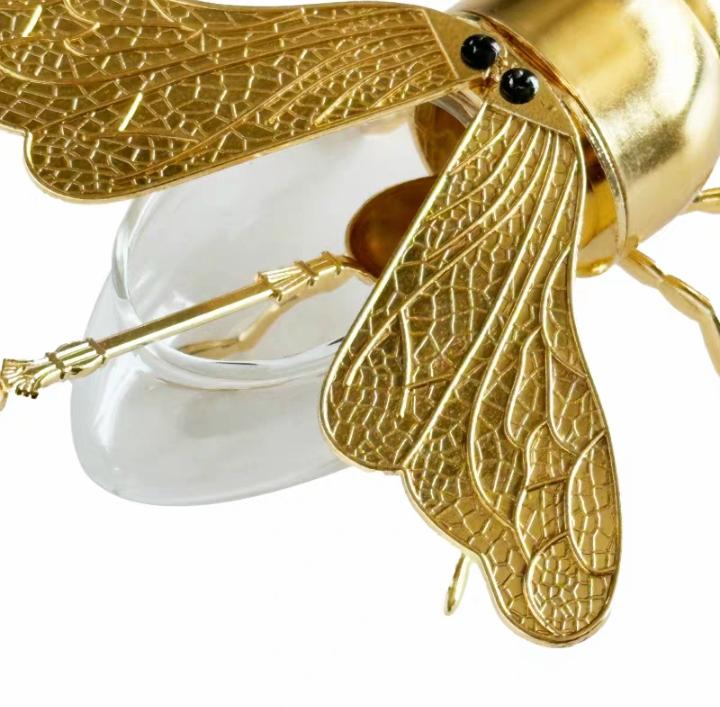 Small-sized, gold-colored, luxurious home kitchen and dining table setting set with spoon-shaped decorative containers (1 set)